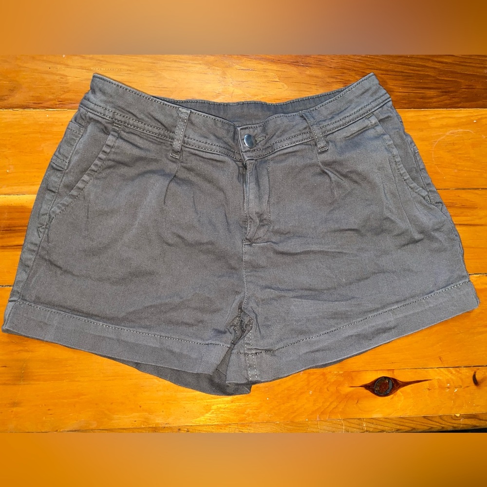 Lascana, size 8, brown/army green.